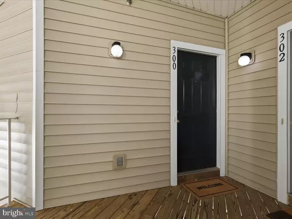 Sterling, VA 20166,21855 LOCOMOTIVE TER #300