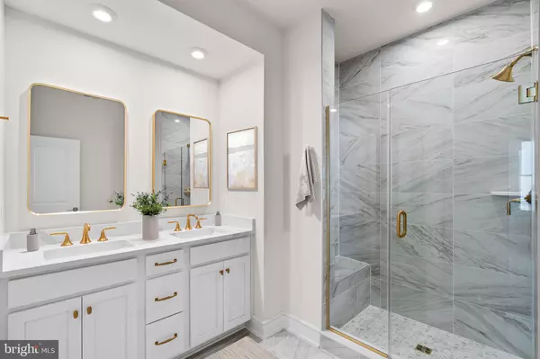 Ashburn, VA 20148,42121 PICASSO SQ