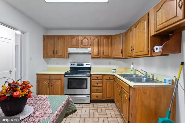 Dover, DE 19901,727 E DIVISION ST