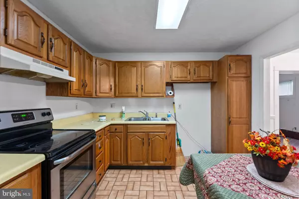 Dover, DE 19901,727 E DIVISION ST