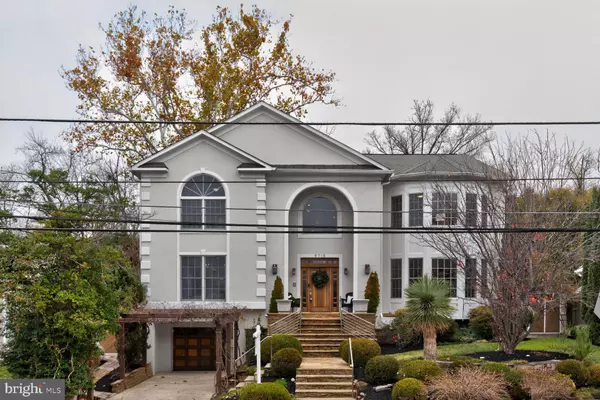 9715 SINGLETON DR, Bethesda, MD 20817