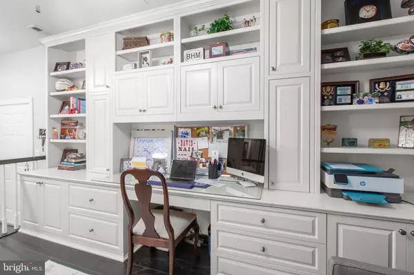 Woodbridge, VA 22191,810 BELMONT BAY DR #303