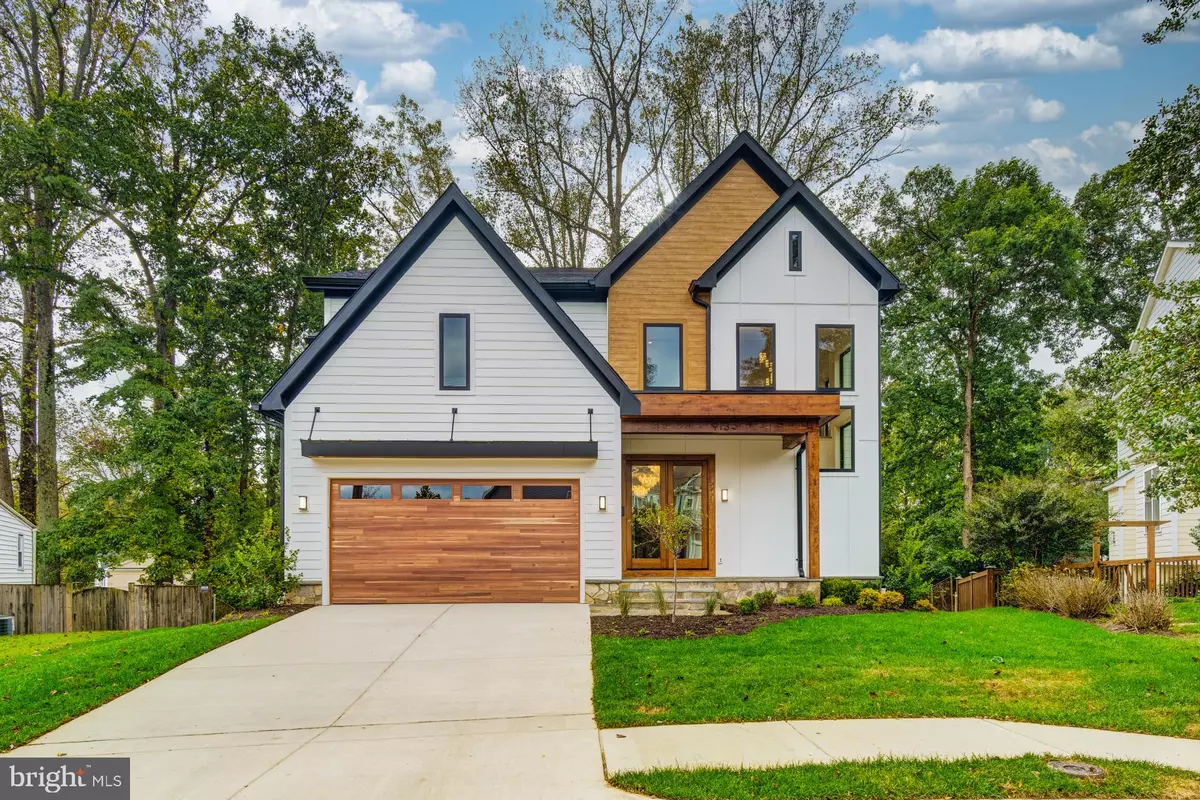 Vienna, VA 22180,913 SYMPHONY CIR SW