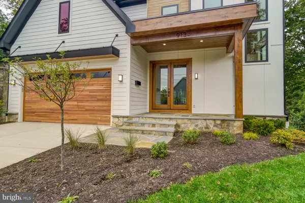 Vienna, VA 22180,913 SYMPHONY CIR SW