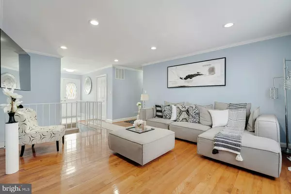 Fort Washington, MD 20744,900 E TANTALLON DR