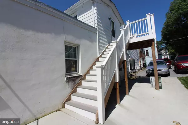 126B W COURT ST, Woodstock, VA 22664