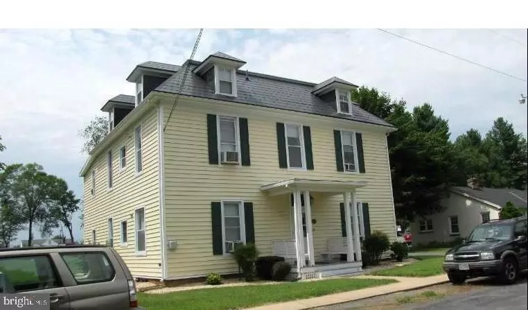 Edinburg, VA 22824,303 SHENANDOAH AVE #4