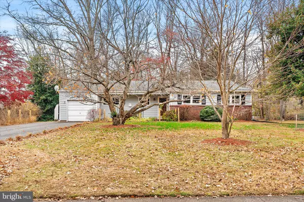 51 VAN DUYN DR, Ewing, NJ 08618