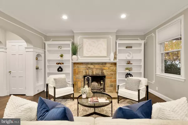 Washington, DC 20015,5221 CHEVY CHASE PKWY NW