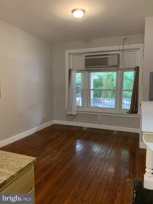 Philadelphia, PA 19104,4437 CHESTNUT ST #1F