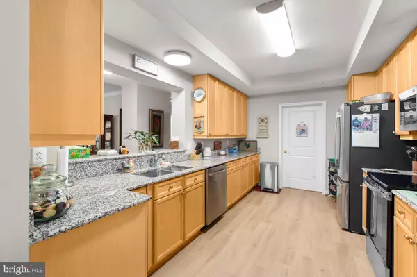 Woodbridge, VA 22191,485 HARBOR SIDE ST #412