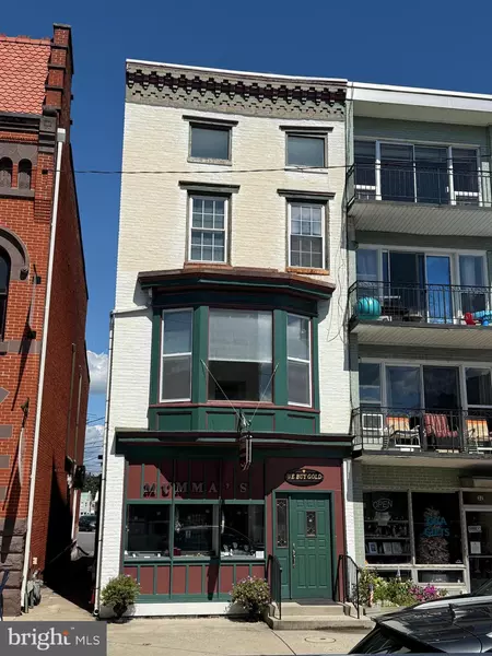 34 W MAIN ST, Mechanicsburg, PA 17055