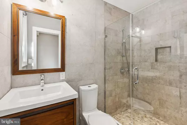 Philadelphia, PA 19146,719 S 20TH ST