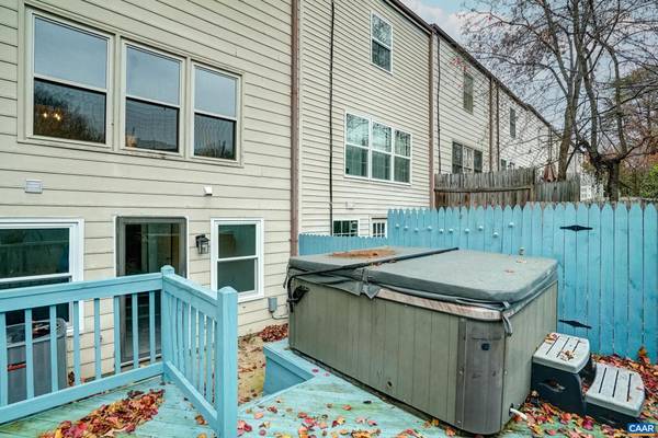 Charlottesville, VA 22901,1594 GARDEN CT