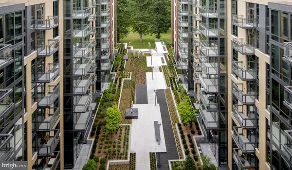 Bethesda, MD 20814,8300 WISCONSIN AVE #2B-1-915