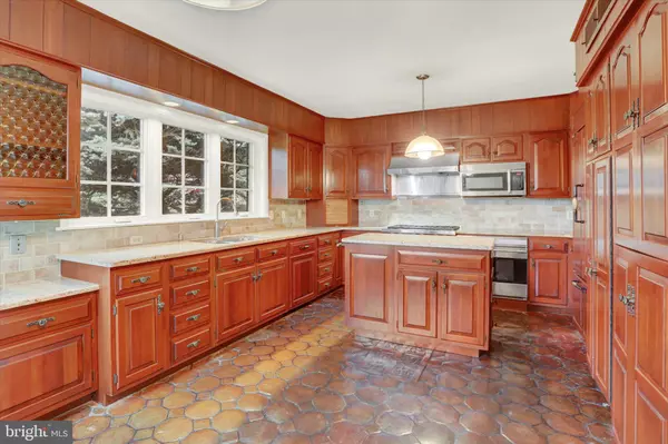 Camp Hill, PA 17011,2840 SUNSET DR