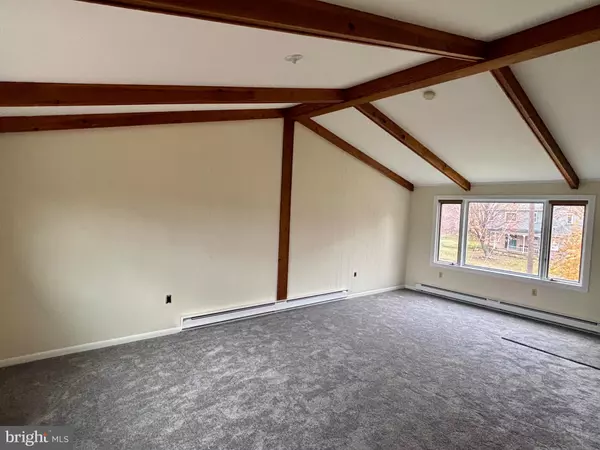 Mechanicsburg, PA 17055,19 HEMLOCK DRIVE