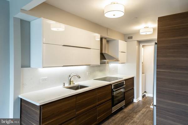 1001 26TH ST NW #807, Washington, DC 20037