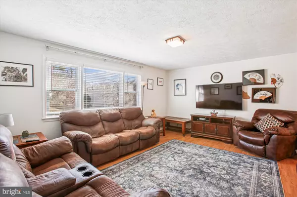 Dumfries, VA 22025,16039 FAIRWAY DR