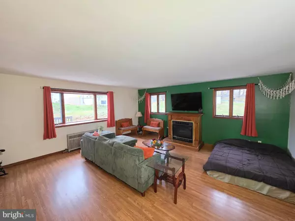 Pottsville, PA 17901,189 HIGH RD