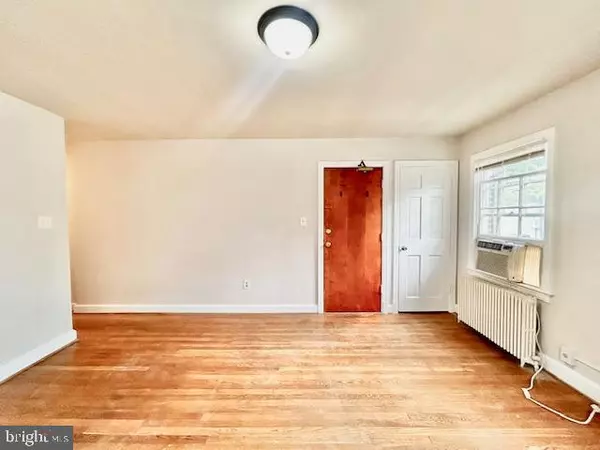 Bethesda, MD 20814,4534 AVONDALE ST #2