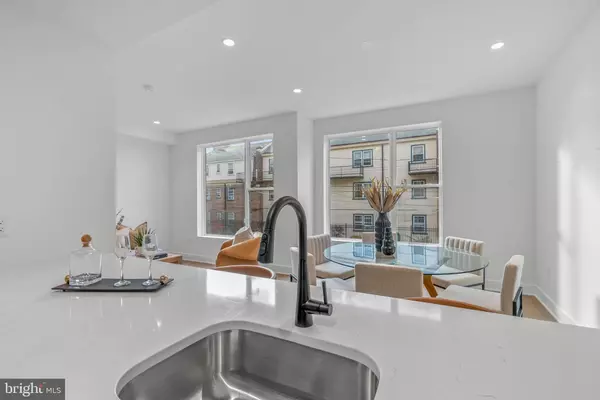 Philadelphia, PA 19123,635 N 7TH ST #C4B