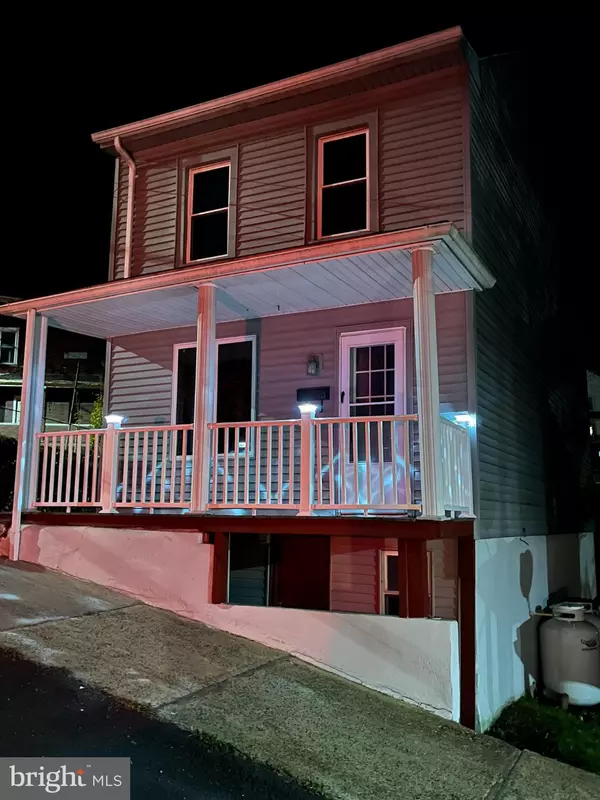 108 CHERRY ST, Saint Clair, PA 17970