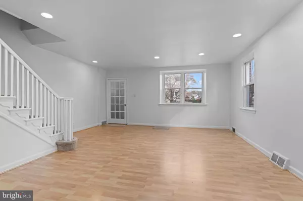 Philadelphia, PA 19111,1230 GLENVIEW ST