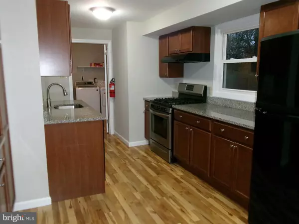 Williamstown, NJ 08094,323 WOODLAWN AVE