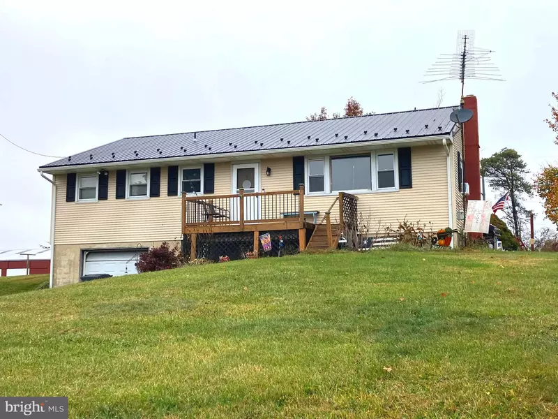 2019 SNYDER RD, Red Lion, PA 17356