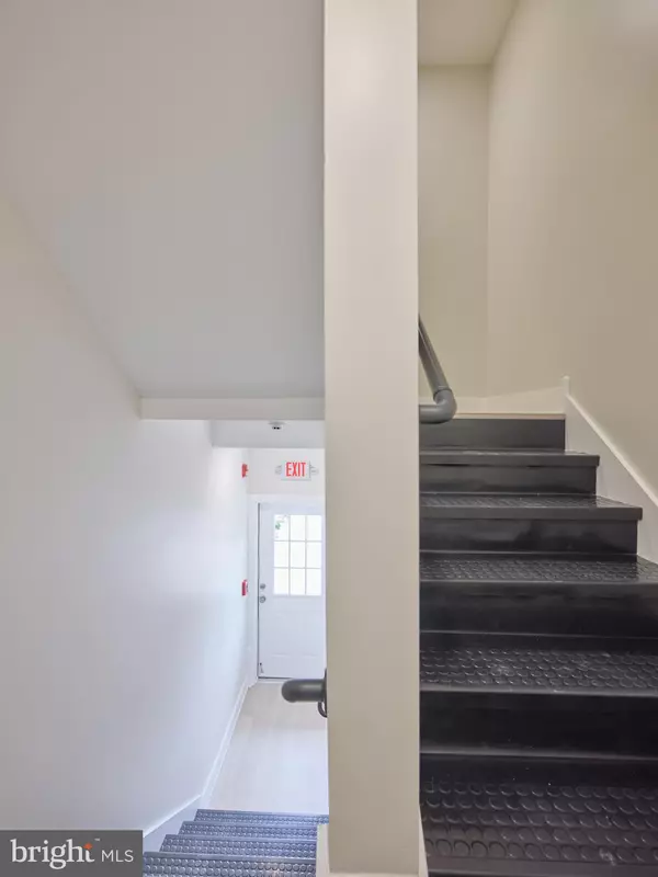 Newtown, PA 18940,32 S STATE ST #2