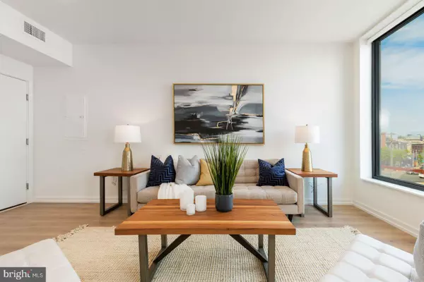 Philadelphia, PA 19123,1141 N FRONT ST #303