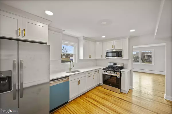 834 DORSEY AVE, Essex, MD 21221