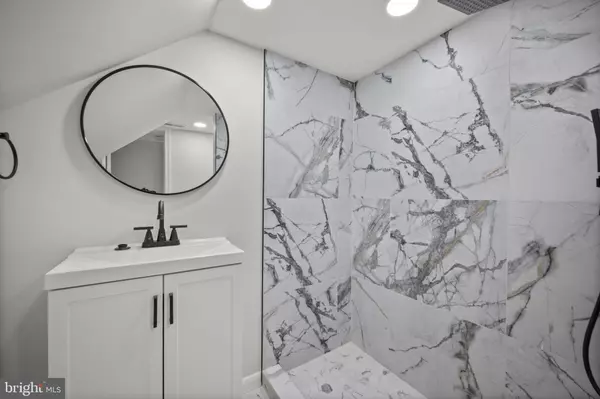 Essex, MD 21221,834 DORSEY AVE