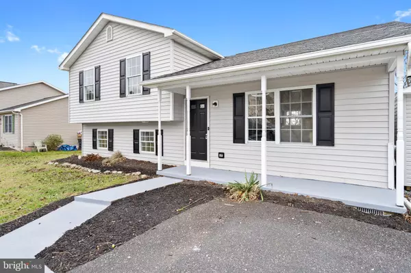 Martinsburg, WV 25404,70 MOONLIGHT LANE