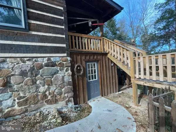 Capon Bridge, WV 26711,625 TWIN FLOWER LN