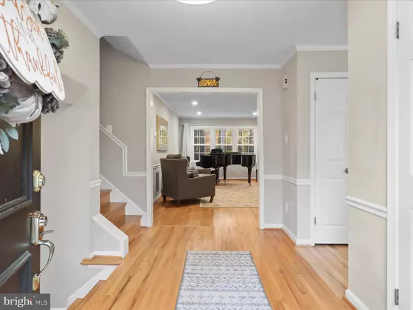 Oakton, VA 22124,11159 CONESTOGA CT