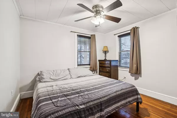 Maple Shade, NJ 08052,202 S CEDAR AVE