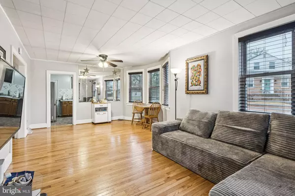 Maple Shade, NJ 08052,202 S CEDAR AVE