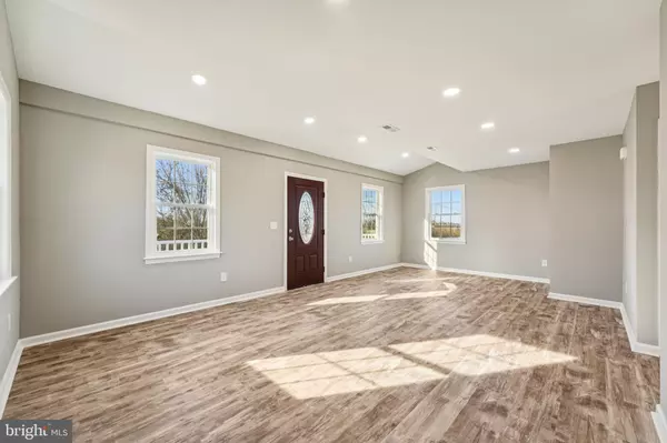 Pennsville, NJ 08070,2 RIVER PL