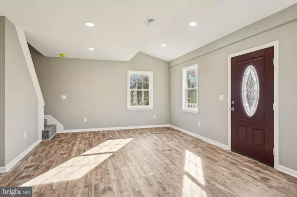 Pennsville, NJ 08070,2 RIVER PL