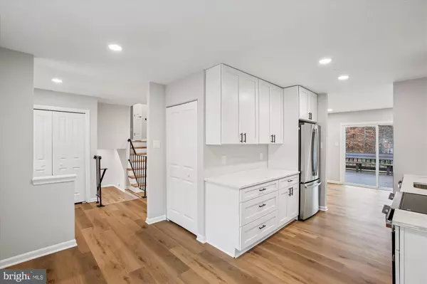 12060 WILLOWOOD DR, Woodbridge, VA 22192