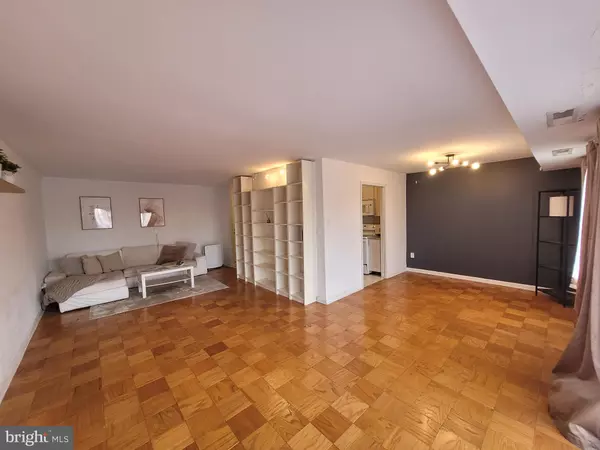 3101 S MANCHESTER ST #512, Falls Church, VA 22044