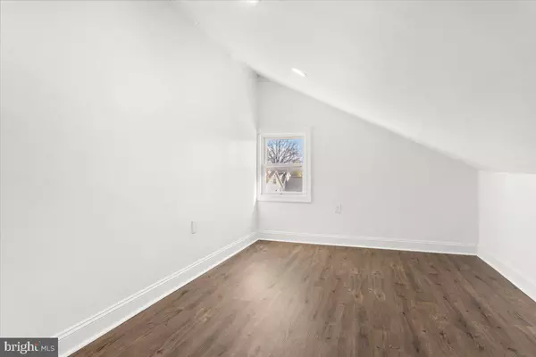 Oaklyn, NJ 08107,229 ELM AVE