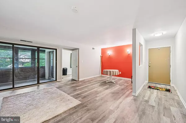 Columbia, MD 21045,9633 WHITEACRE #C2