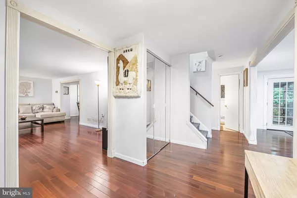 Damascus, MD 20872,25921 LARGO CT