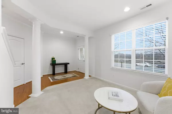 Chantilly, VA 20152,43911 EASTGATE VIEW DR