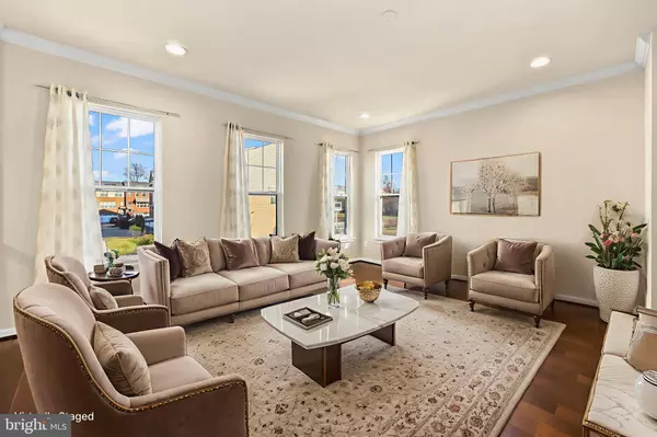 Chantilly, VA 20152,43362 WAYFARER SQ