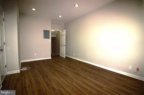 2414 SAINT PAUL ST, Baltimore, MD 21218