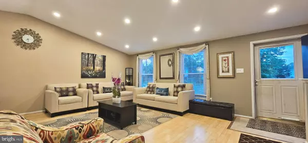 Fairfax, VA 22032,4033 PICKSTONE DR